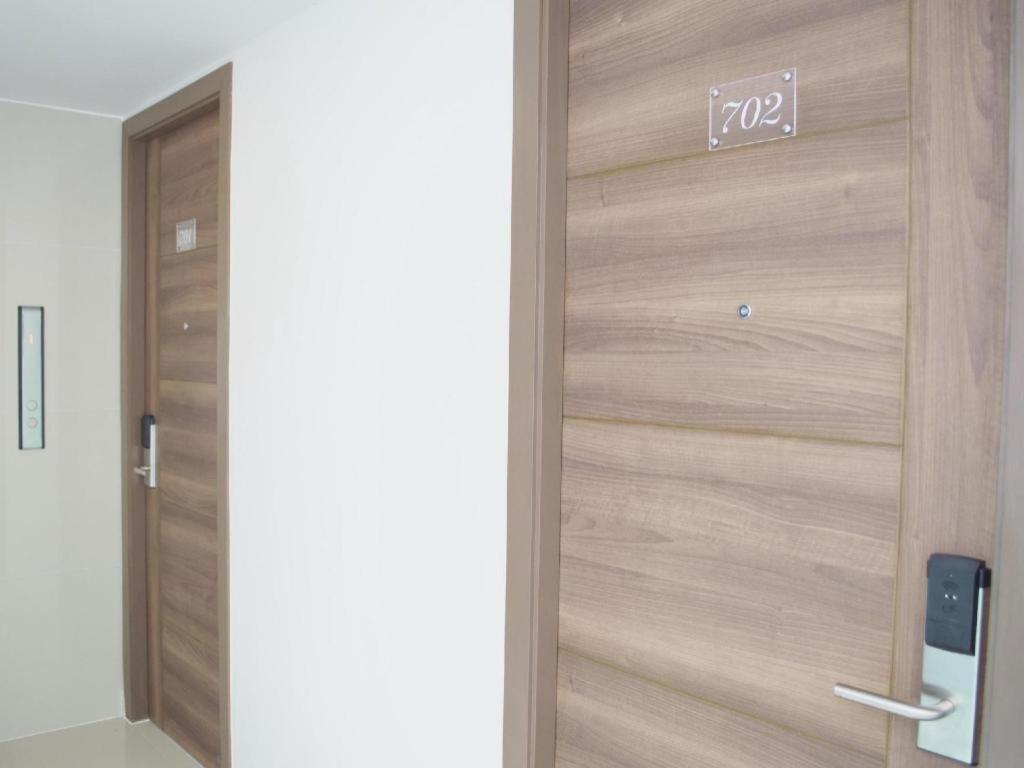 Elegancy Sansabai Hotel Patong Екстериор снимка