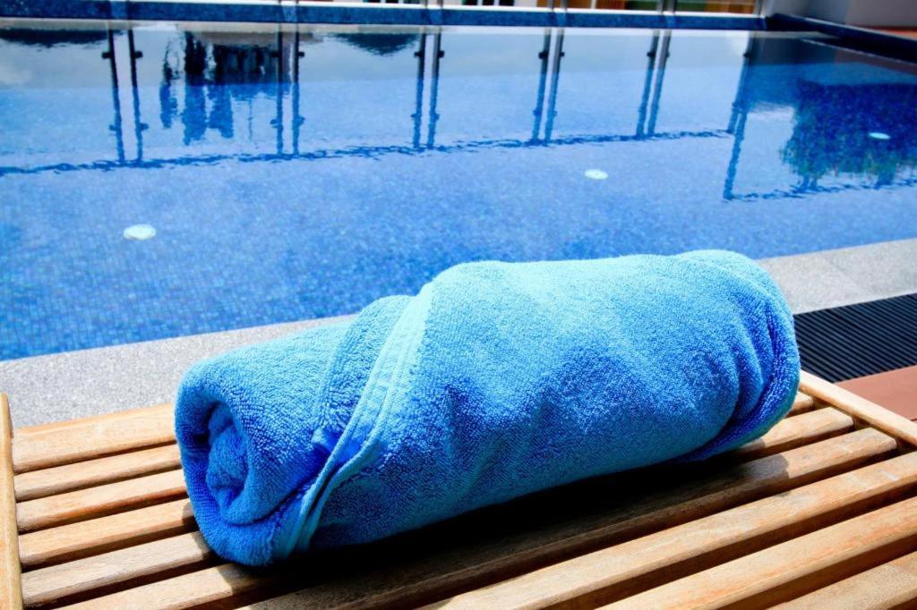 Elegancy Sansabai Hotel Patong Екстериор снимка