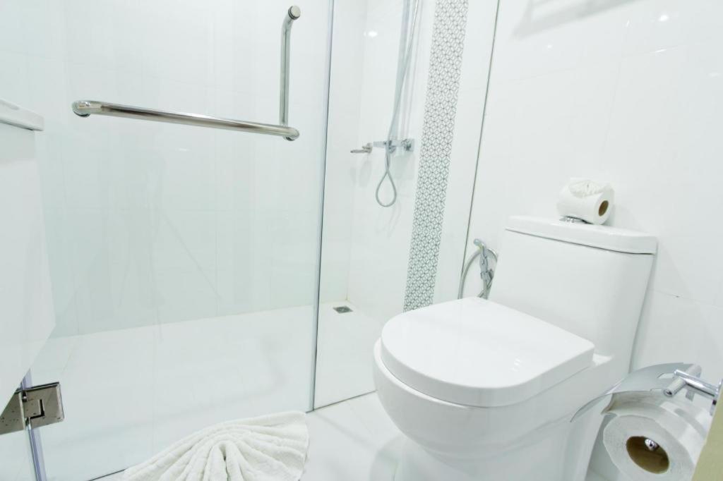 Elegancy Sansabai Hotel Patong Екстериор снимка