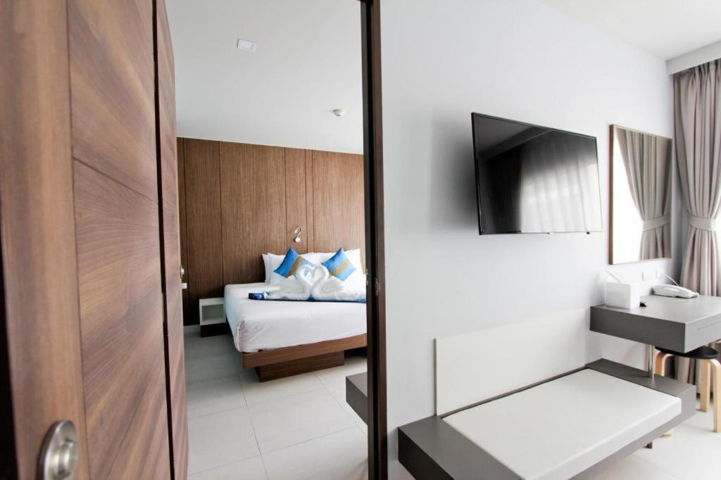 Elegancy Sansabai Hotel Patong Екстериор снимка