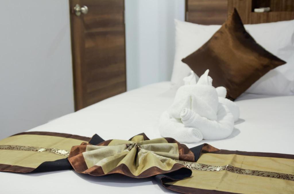 Elegancy Sansabai Hotel Patong Екстериор снимка