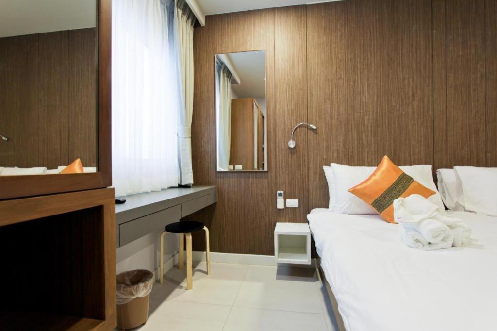 Elegancy Sansabai Hotel Patong Екстериор снимка