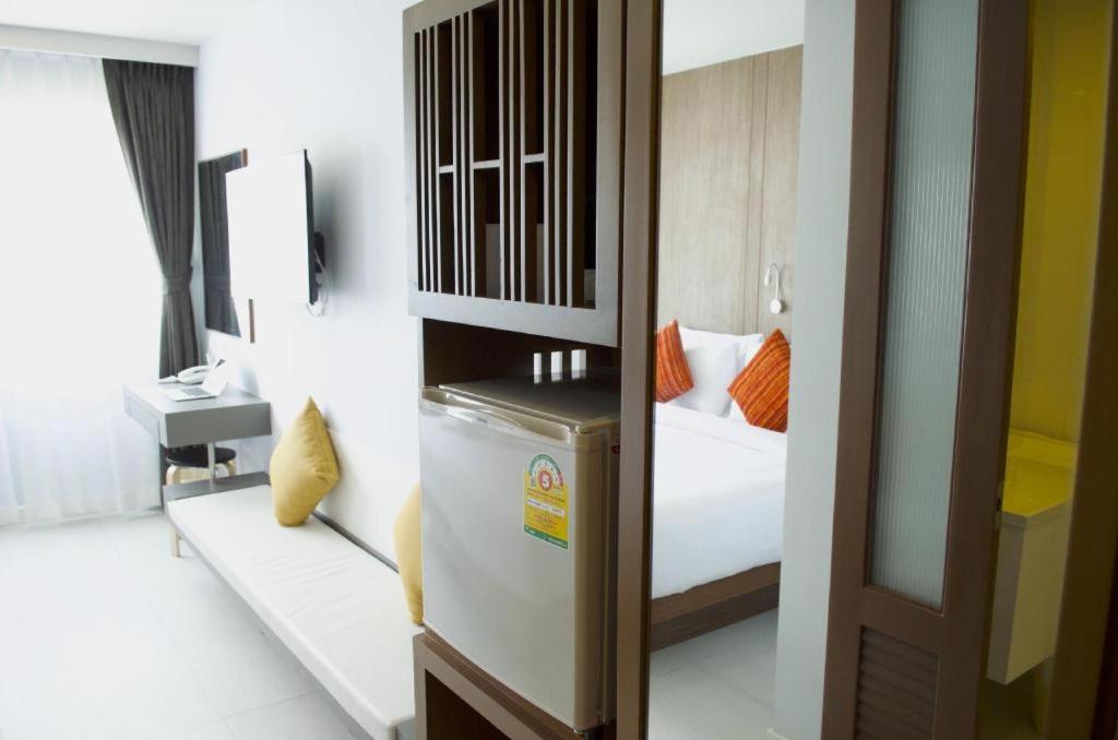Elegancy Sansabai Hotel Patong Екстериор снимка