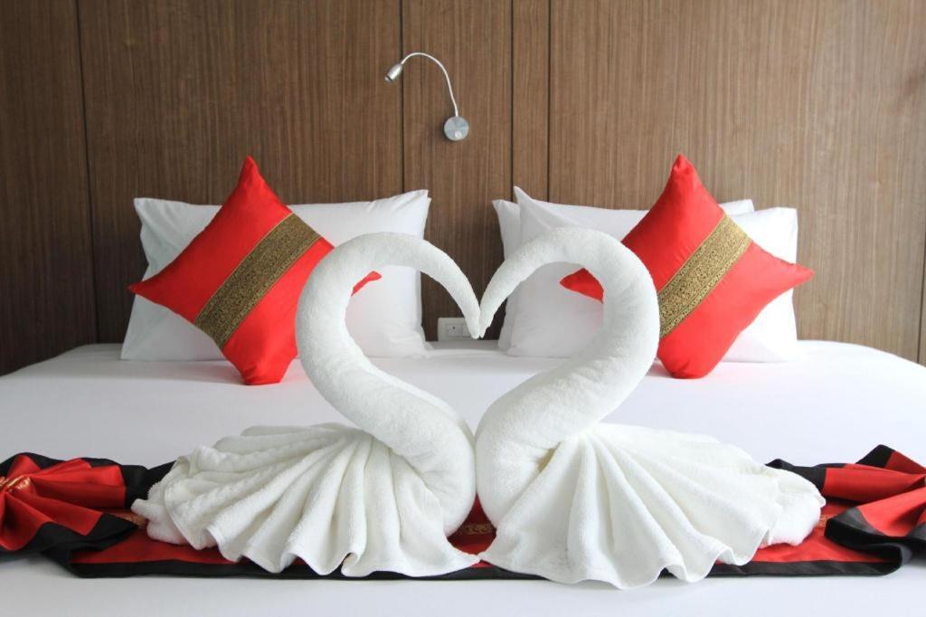 Elegancy Sansabai Hotel Patong Екстериор снимка