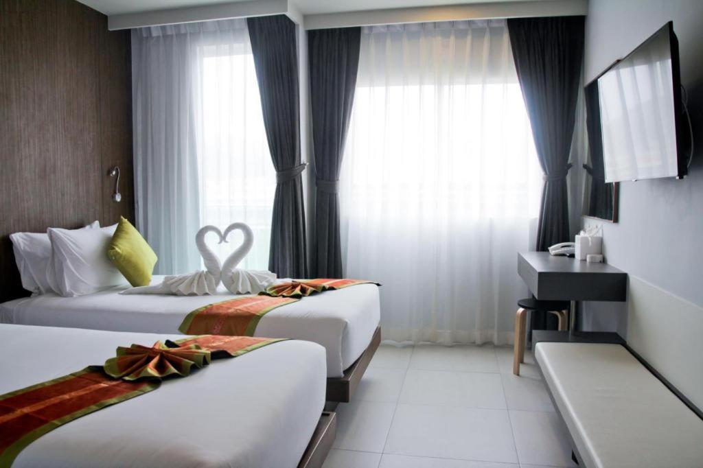 Elegancy Sansabai Hotel Patong Екстериор снимка