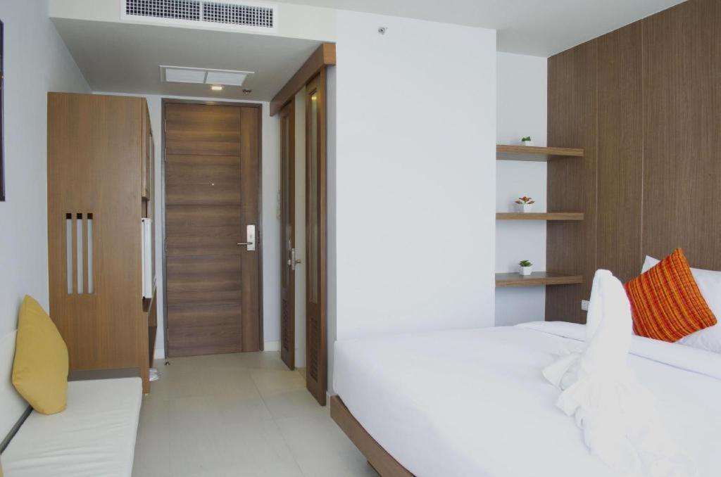 Elegancy Sansabai Hotel Patong Екстериор снимка
